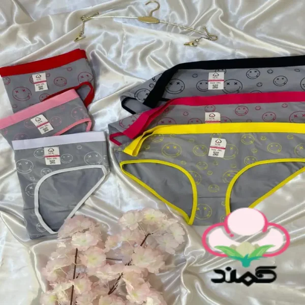 شورت جینی نخ پنبه زنانه طرح استیکر- کمند- خرید شورت عمده